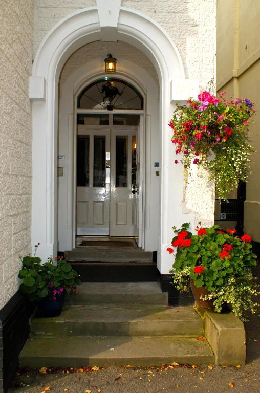 The Wyastone Hotel Cheltenham Exterior foto